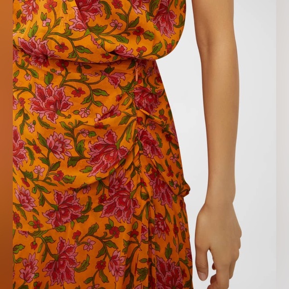 Veronica Beard
Dovima Floral V-Neck Gathered Maxi Dress - Picture 7 of 8